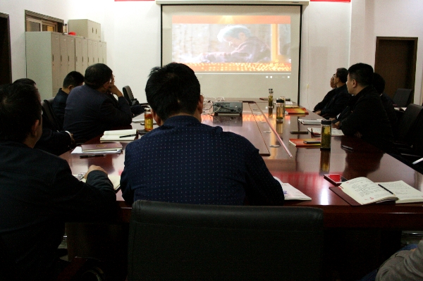 舜龍公司組織黨員干部觀看《榜樣》專題節目